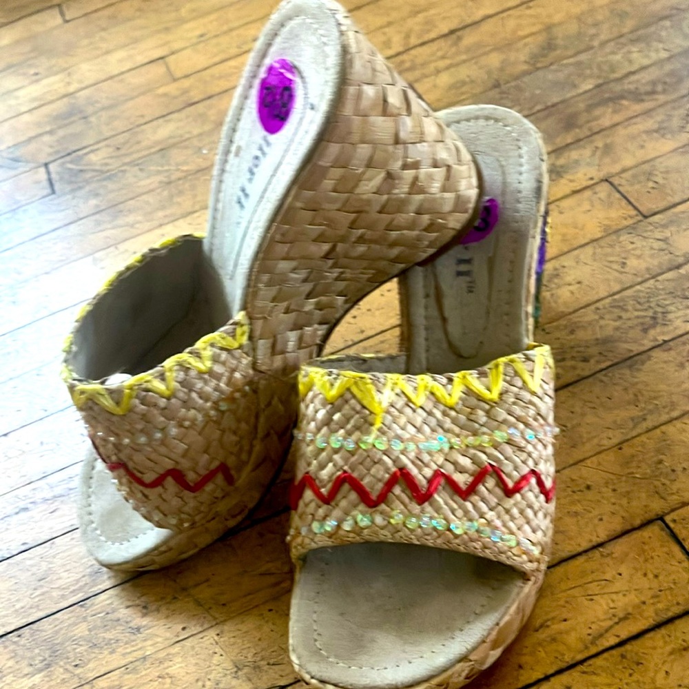 Size 8.5 wedges soooo perfect
